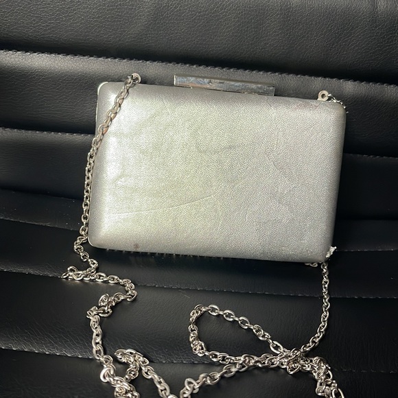 Express Signs Silver Bling Chain Link Crossbody Clutch - Picture 5 of 13